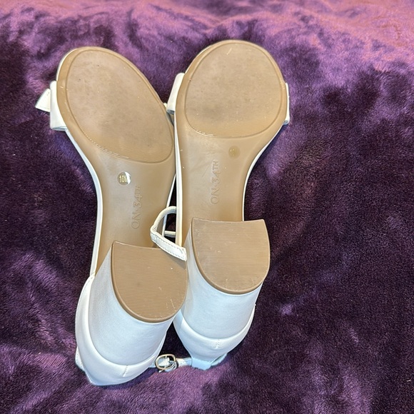 White dress shoes - Picture 4 of 5